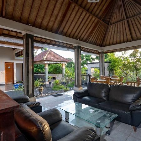 Villa Amari By Wizzela Batumadeg Exteriör bild