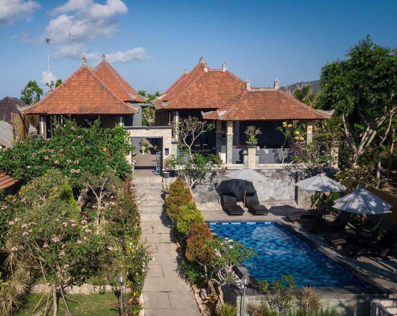 Villa Amari By Wizzela Batumadeg Exteriör bild